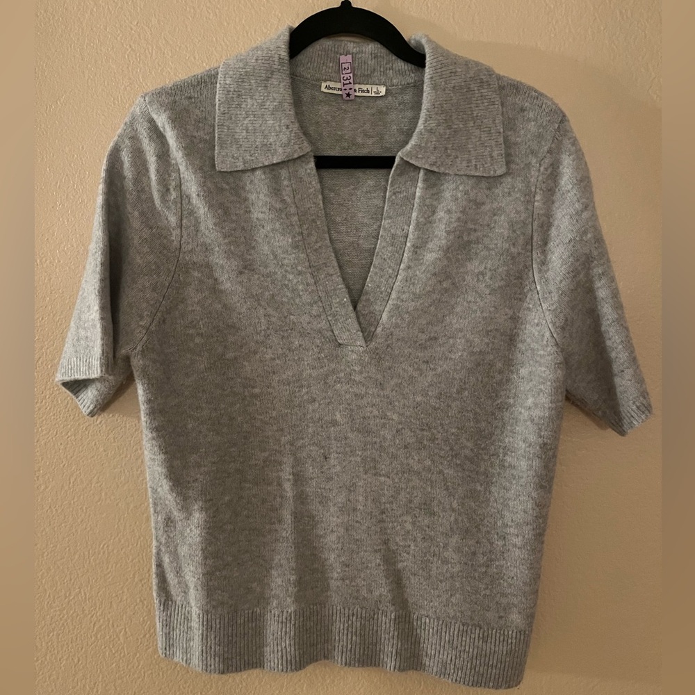 Abercrombie & Fitch Fitted Collared Knit Top